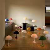 Panthella 320 table lamp | opal beige