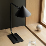 Kuro table | black