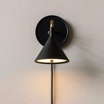 Cast Sconce Wall Lamp | black