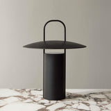 Ray portable table lamp | black